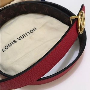 Authentic women’s Louis Vuitton reversible.